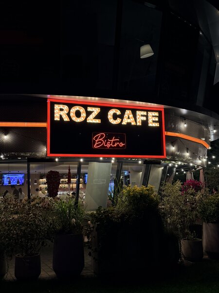 Ajutor bucatar (rece) pentru Roz Cafe Bistro Pipera,